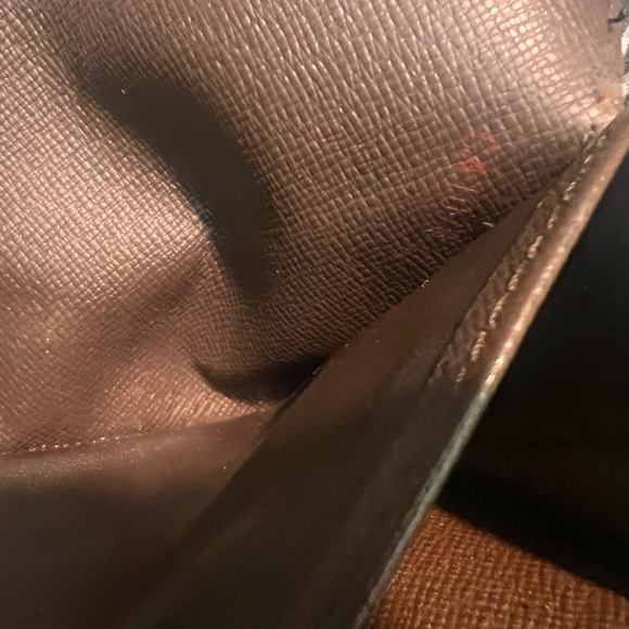 💎Louis Vuitton Damier Porte Fenille Sarah Long wallet. 100% authentic. - Picture 8 of 10